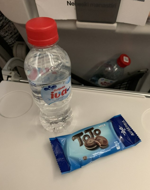 Фото Вода и печенька за 50000 рублей: как я долетела Сербскими Авиалиниями