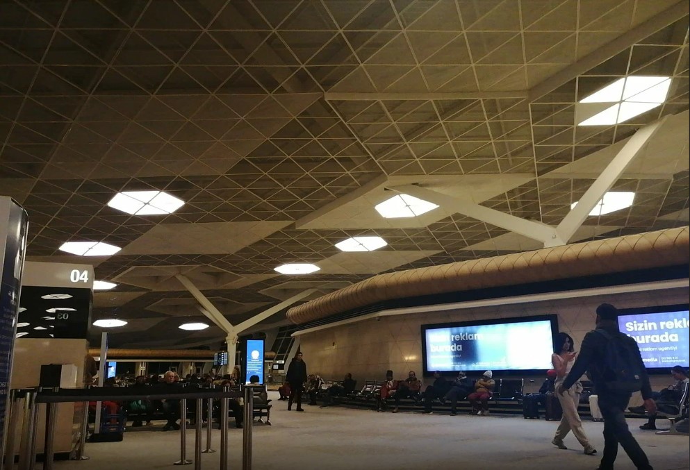 Фото Летела в Милан через Баку. Самолеты чистые. Стюардессы приветливые.