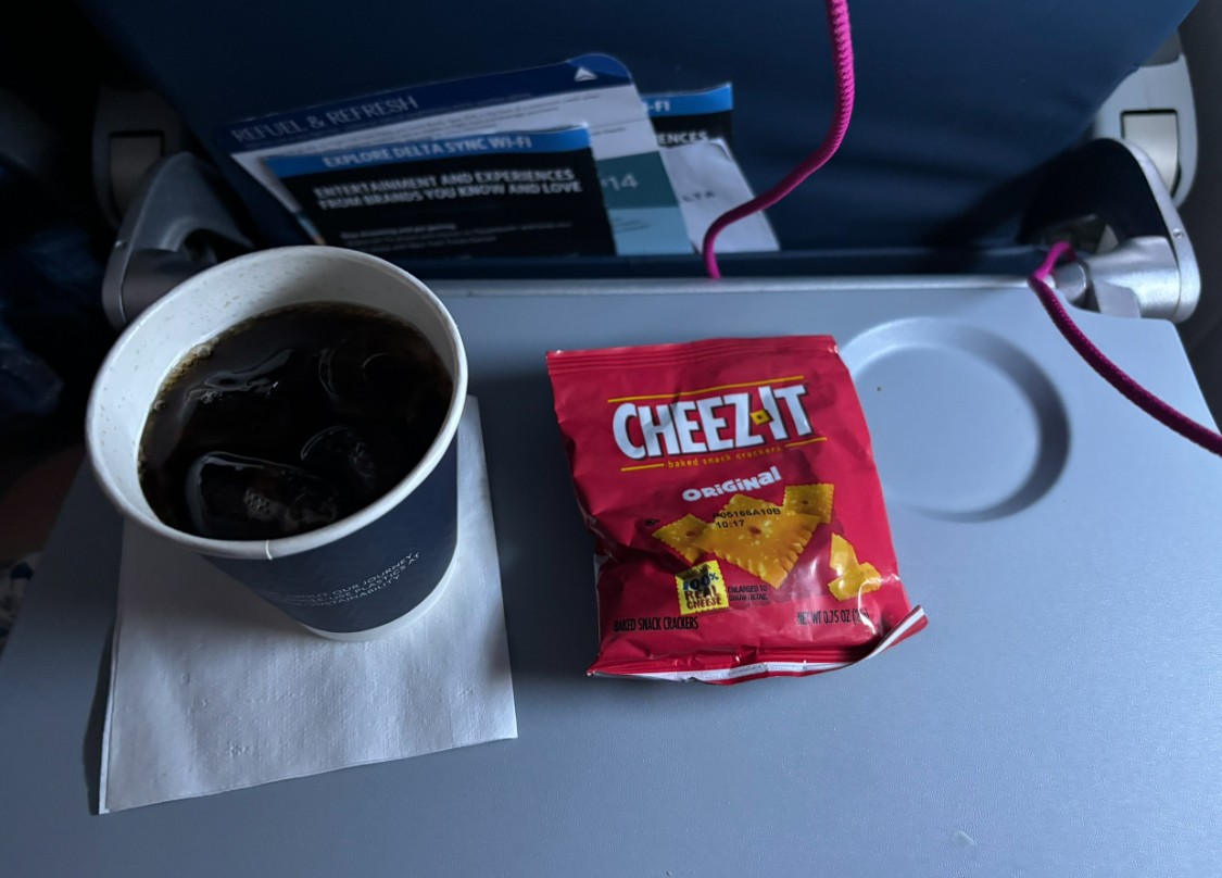 Фото Перелёт на Гавайи Дельтой. Еда скудна), но жить можно.