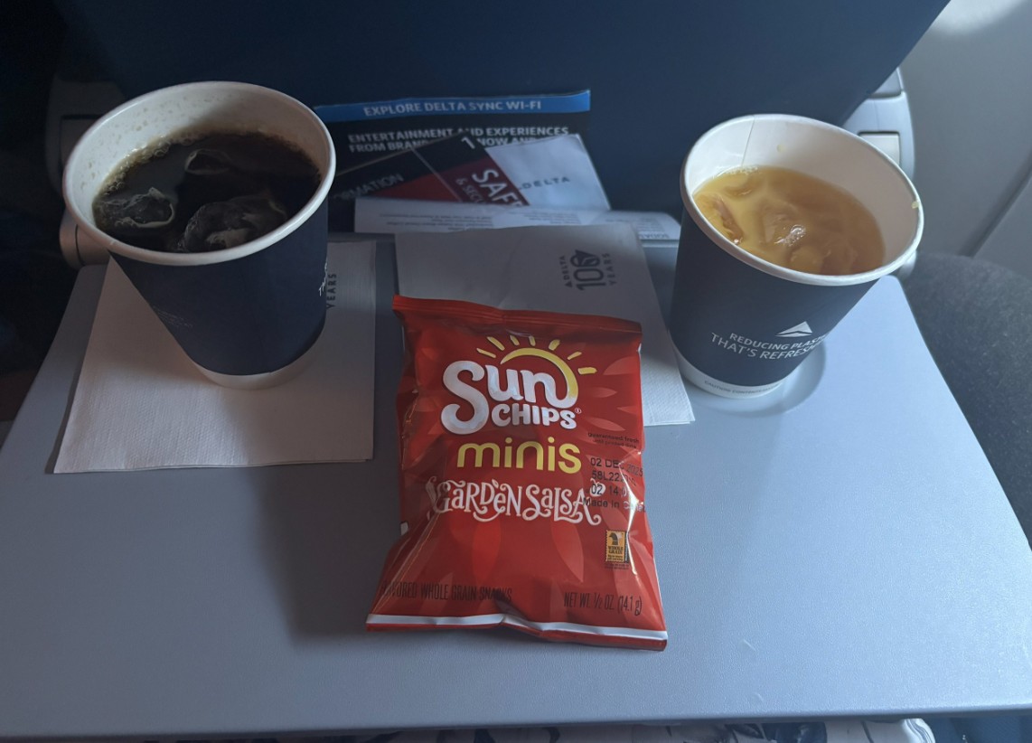 Фото Перелёт на Гавайи Дельтой. Еда скудна), но жить можно.