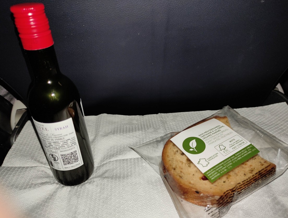 Фото Летели в Турцию из Парижа на Эйр Франс. Давали сэндвичи вместо горячего.