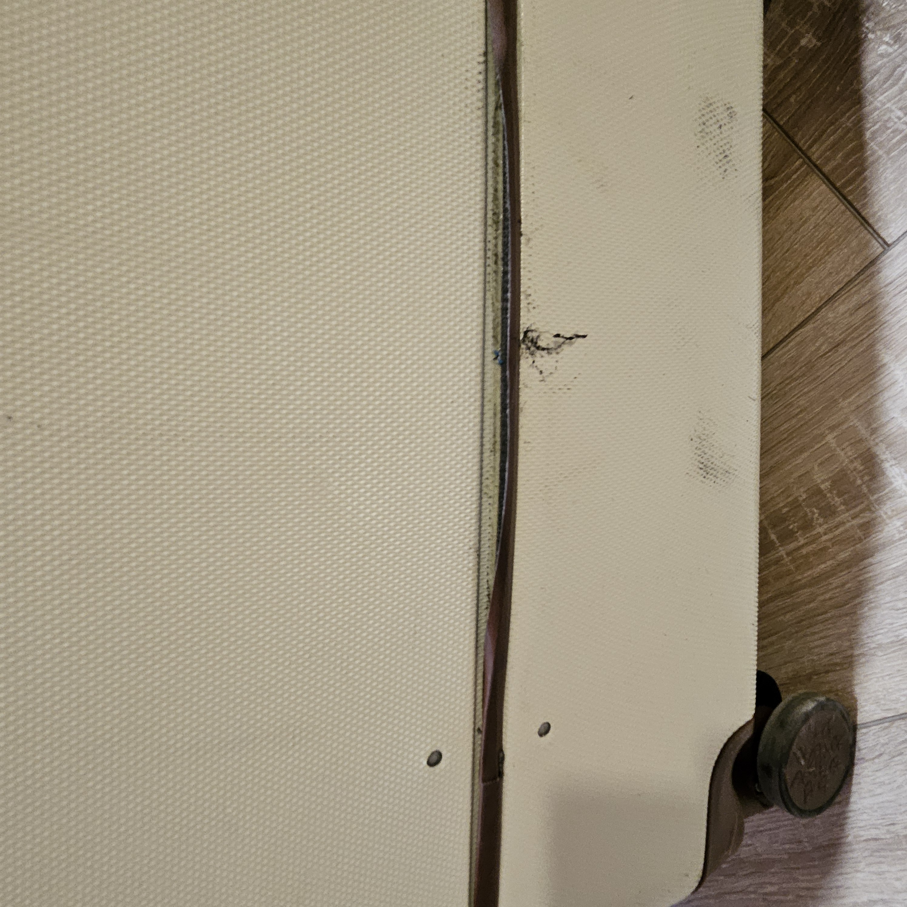 Фото Багаж испорчен