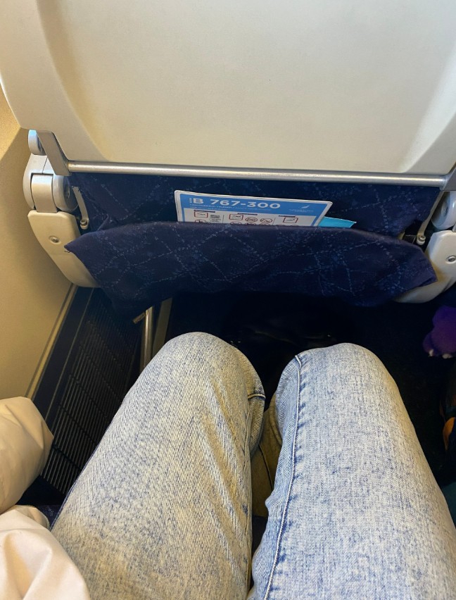 Фото Шампанское и металлические приборы!!! Прекрасный полёт!