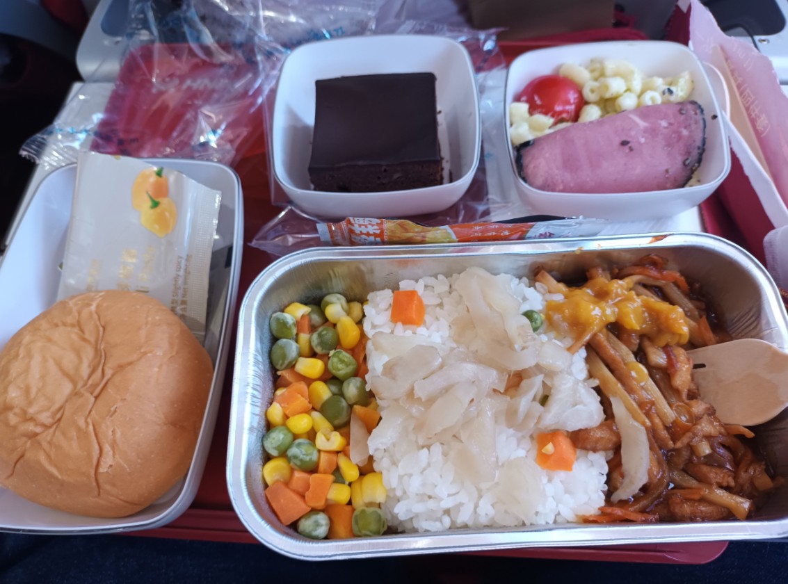 Фото Хайнаньцы порадовали, очень симпатичный самолёт, стюардессы-красавицы