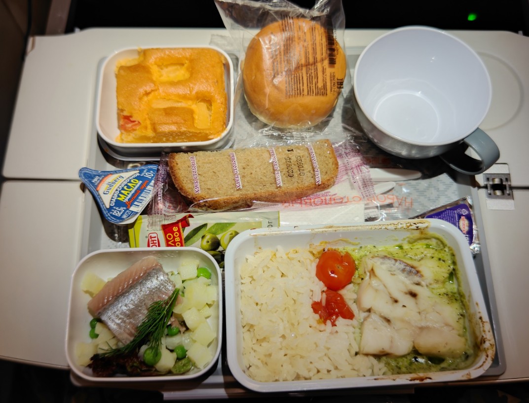 Фото На обоих рейсах бортпроводники вели себя максимально сухо и без улыбки