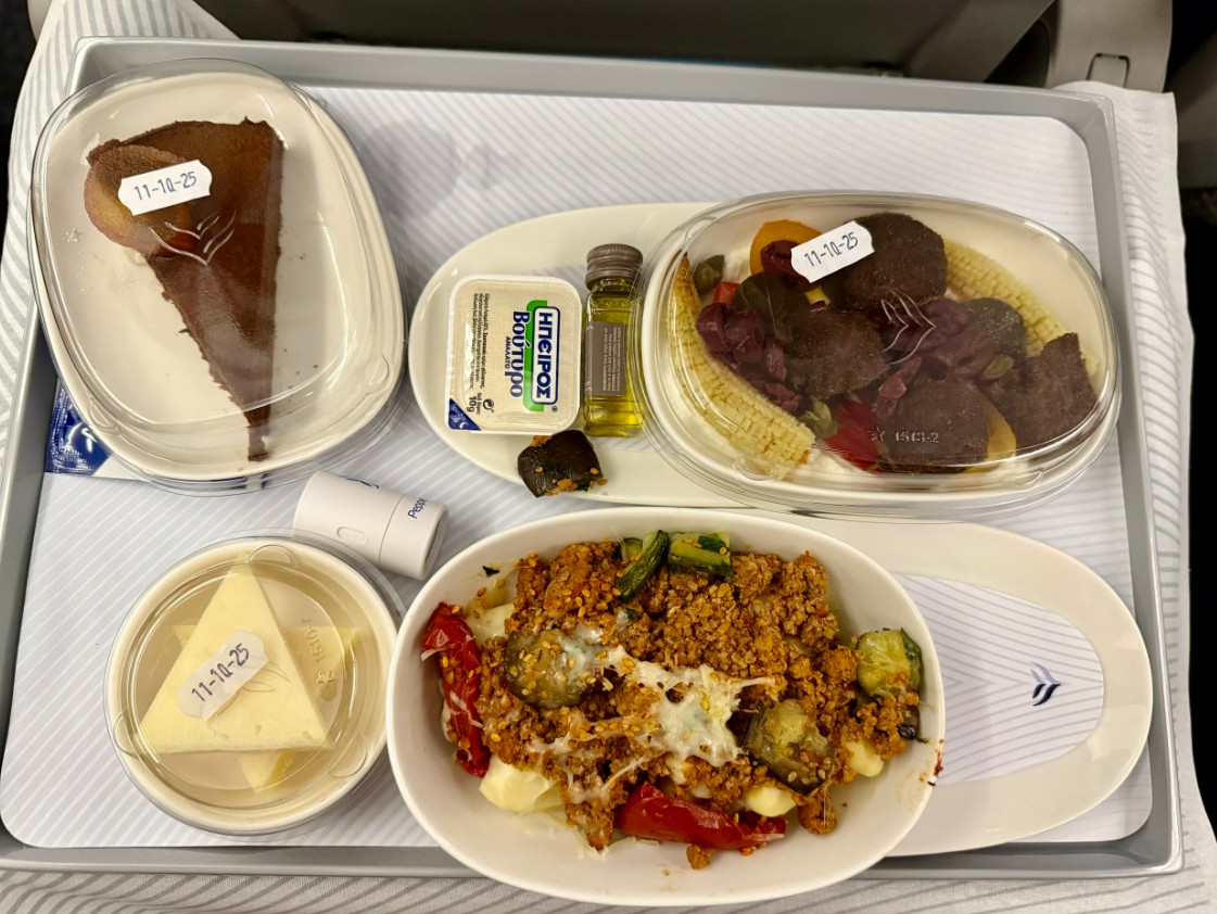 Фото Все вкусно. Летел на Крит из Германии. Хороший перелёт и еда.