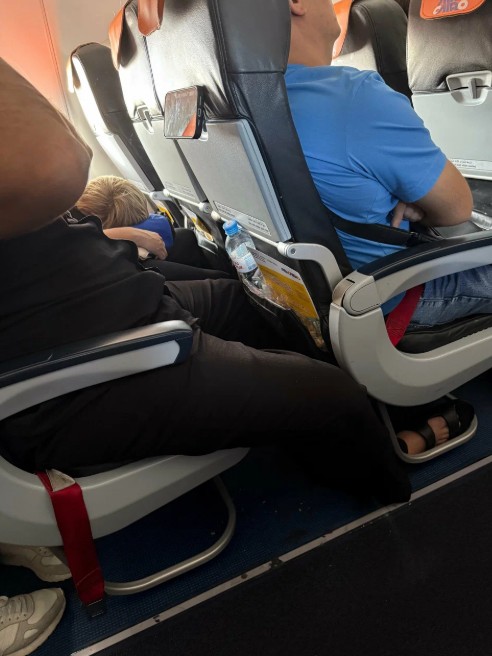 Фото Единственный плюс - прилетели раньше на 20 минут, остальное ужасно!