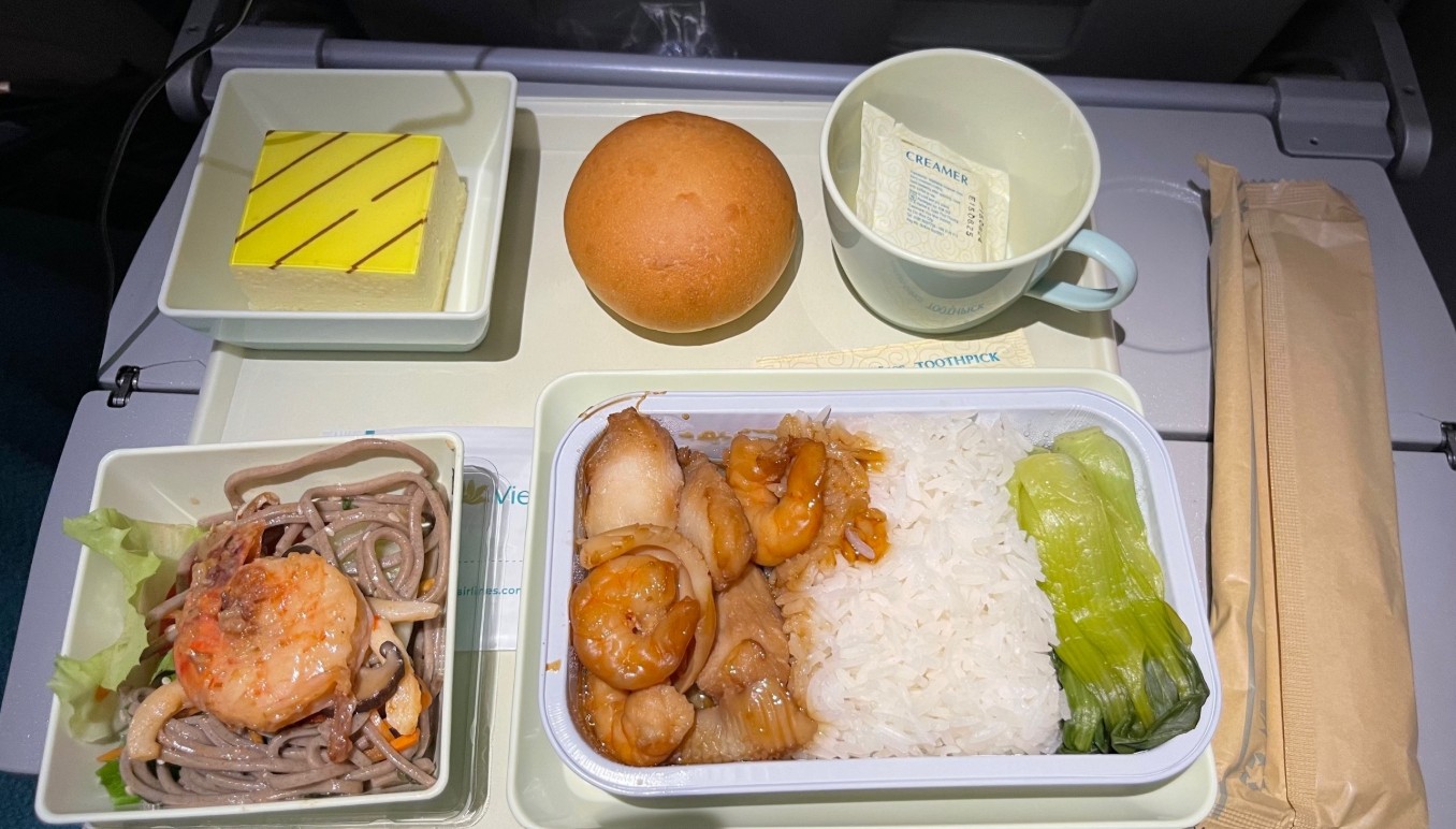 Фото Летел Вьетнамцами в Австралию. Заранее заказал питание морепродукты.