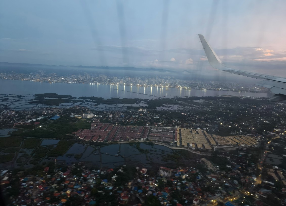 Фото Приятно удивили столовые приборы из дерева, а ещё и ассортимент алкоголя.