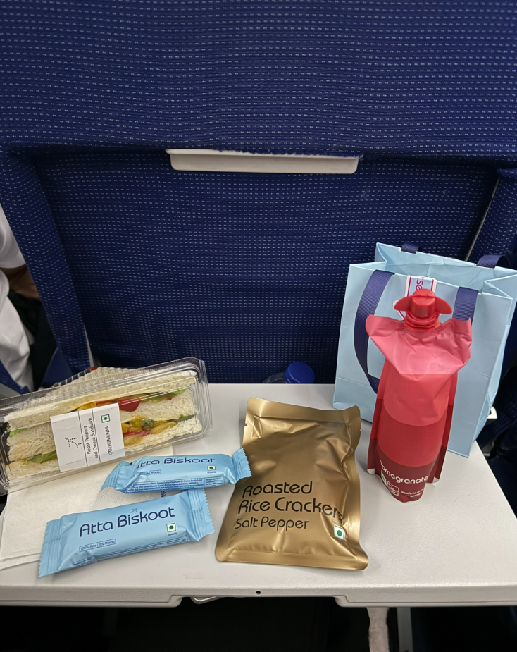 Фото Сюрприз в полёте: бесплатный обед на рейсе Пхукет — Мумбаи