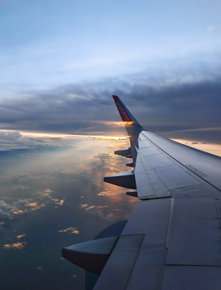 Фото У ВьетДжета включённого питания нет, - всё платно.