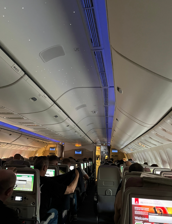 Фото Международная дружба над облаками: как языковой барьер преодолел алкоголь.