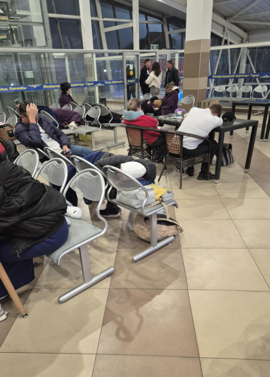 Фото Летим уже 20 часов из Вьетнама. Жуткий сервис.