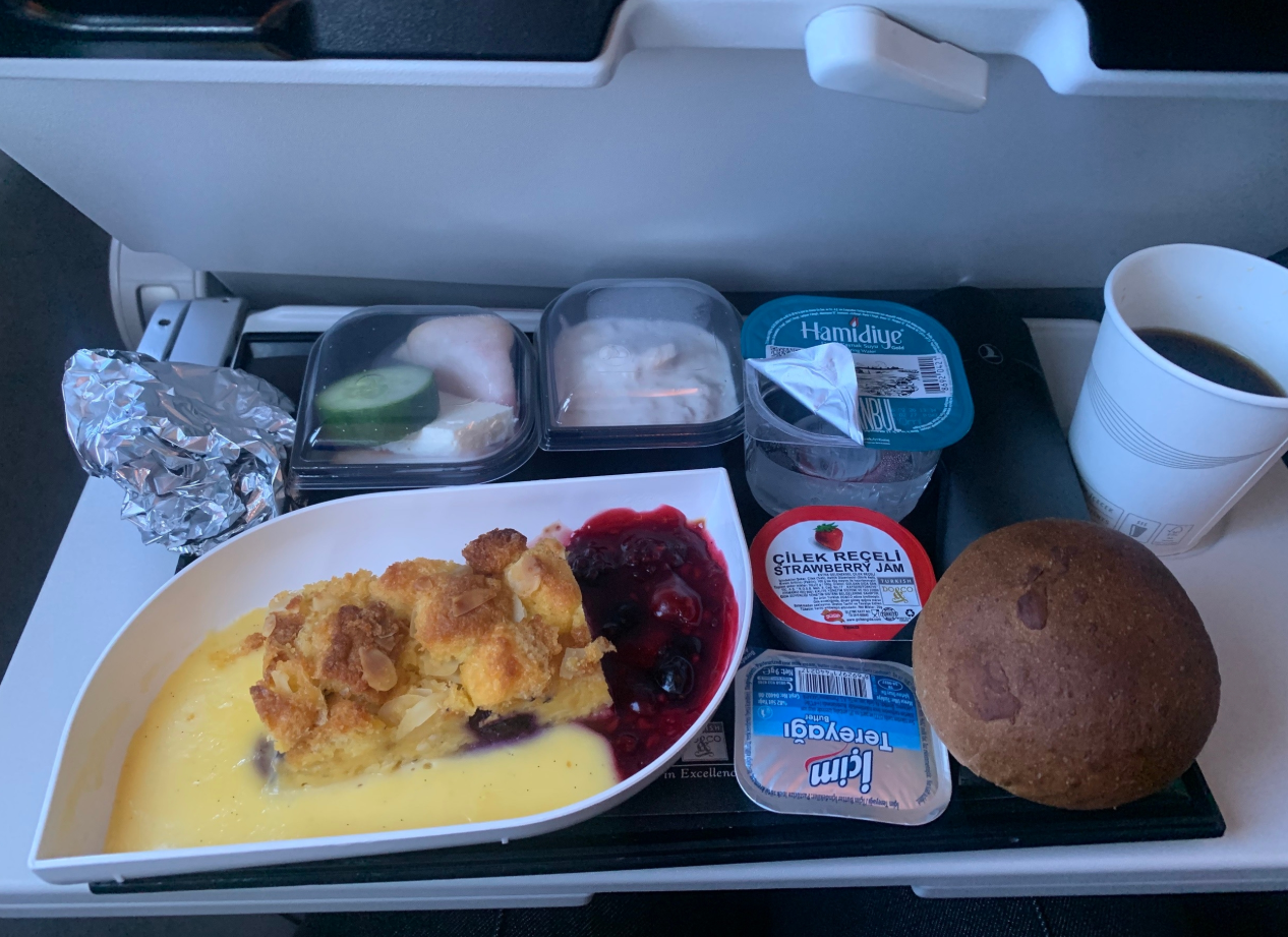 Фото Утренний рейс из Стамбула в Париж на Туркишах. Очень даже хорошо.