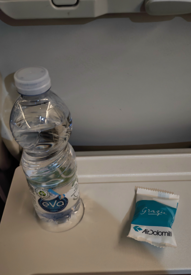 Фото Самолёт новый и очень приятный в Эйр Доломити.