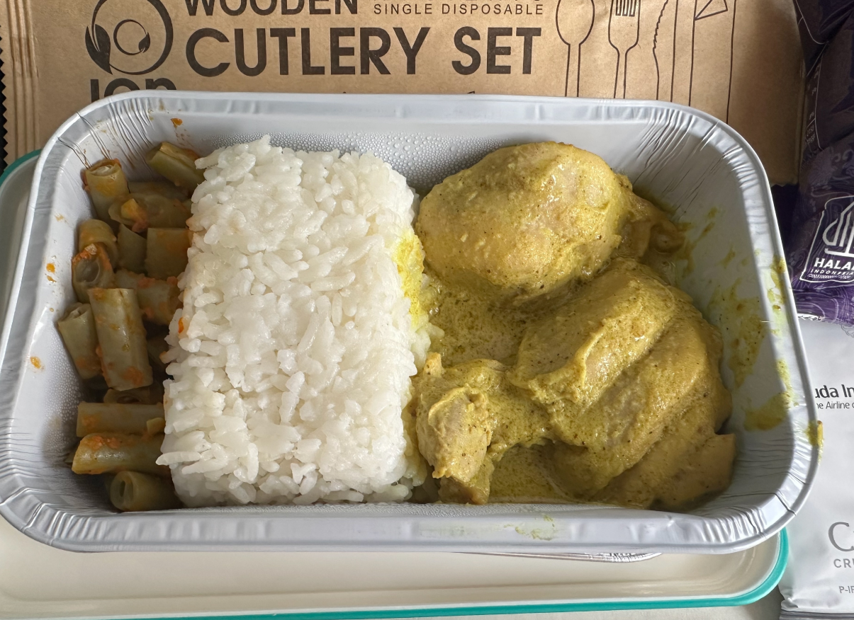 Фото Хорошие перелёты Гарудой на 737-8. Вкусное питание, всё комфортно.