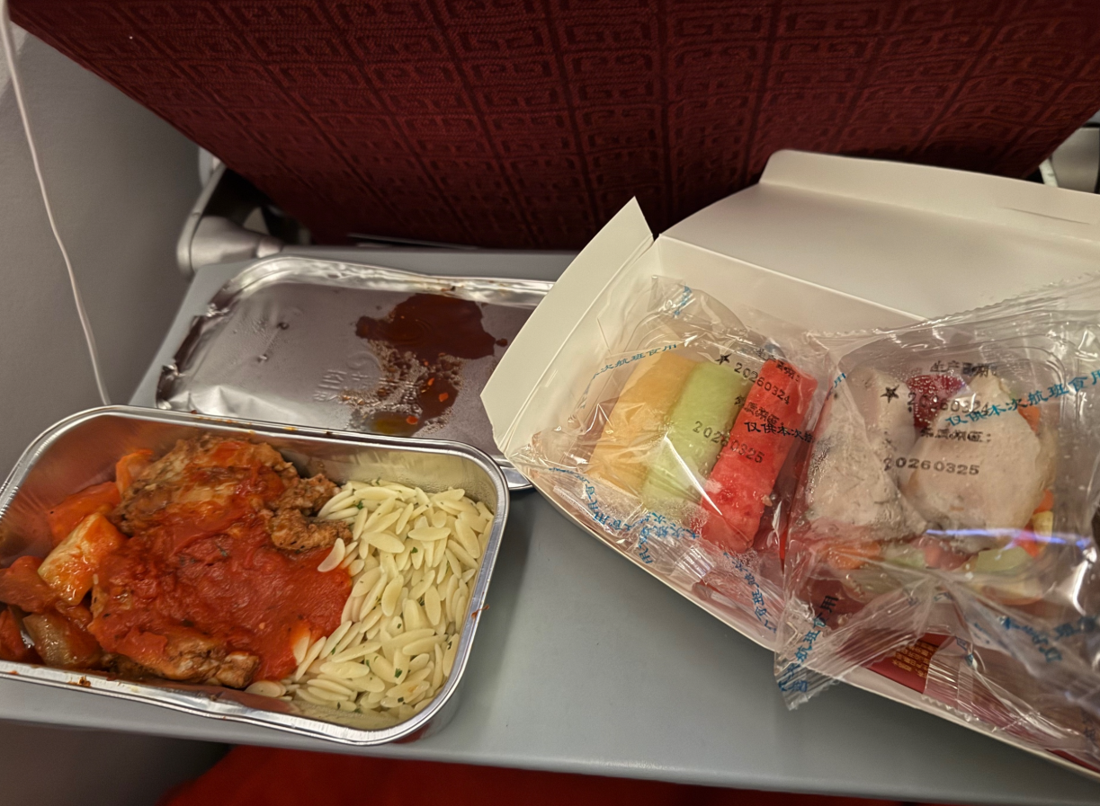 Фото Рейс из Китая в Мексику. Повезло, что борт был заполнен средне.