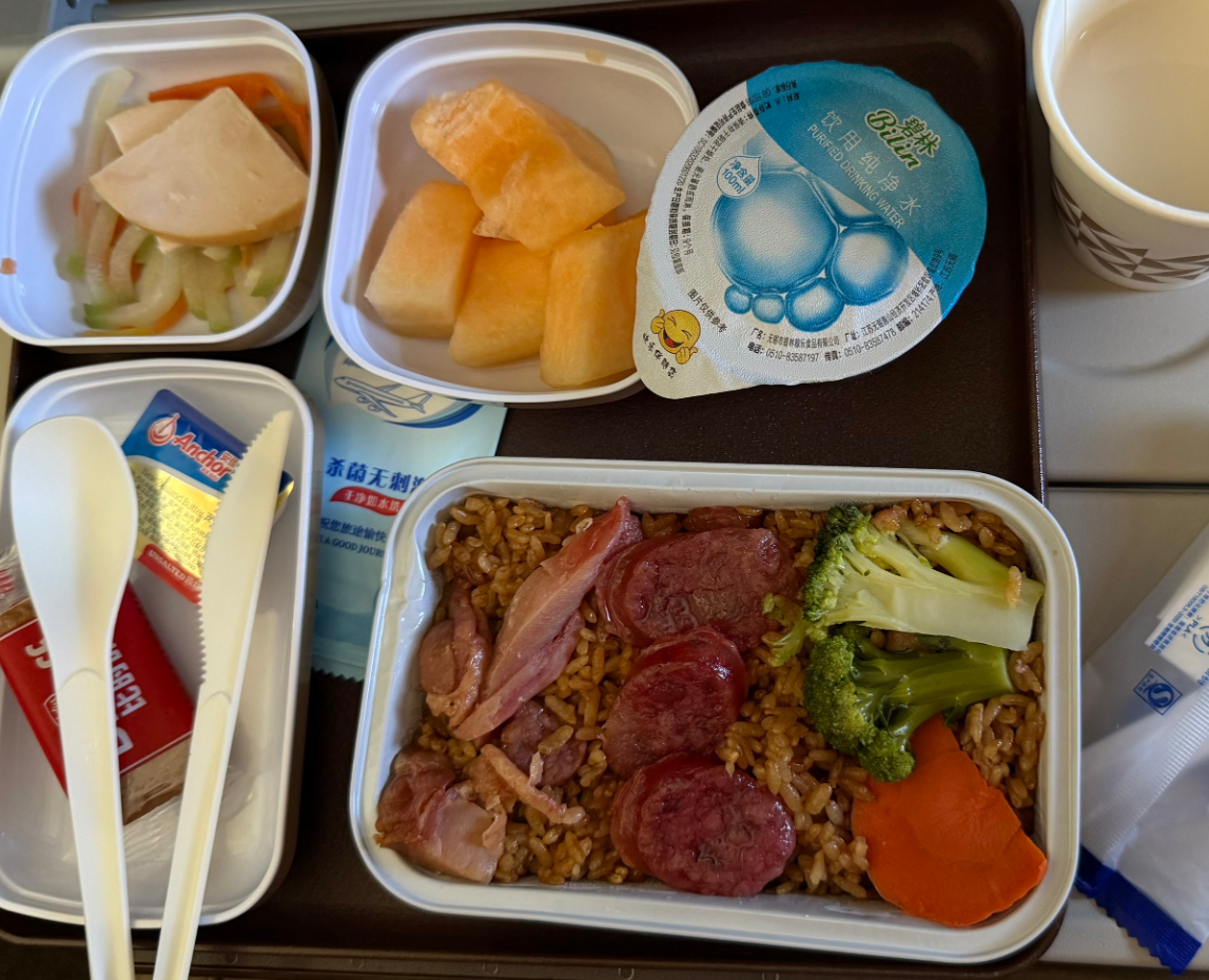 Фото 10 часов хорошего полёта из Шанхая в Москву, правда довольно прохладного!