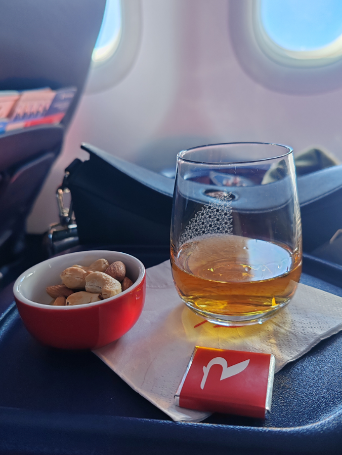 Фото Очень милые бортпроводники. На этом все! Алкоголь весь российский.