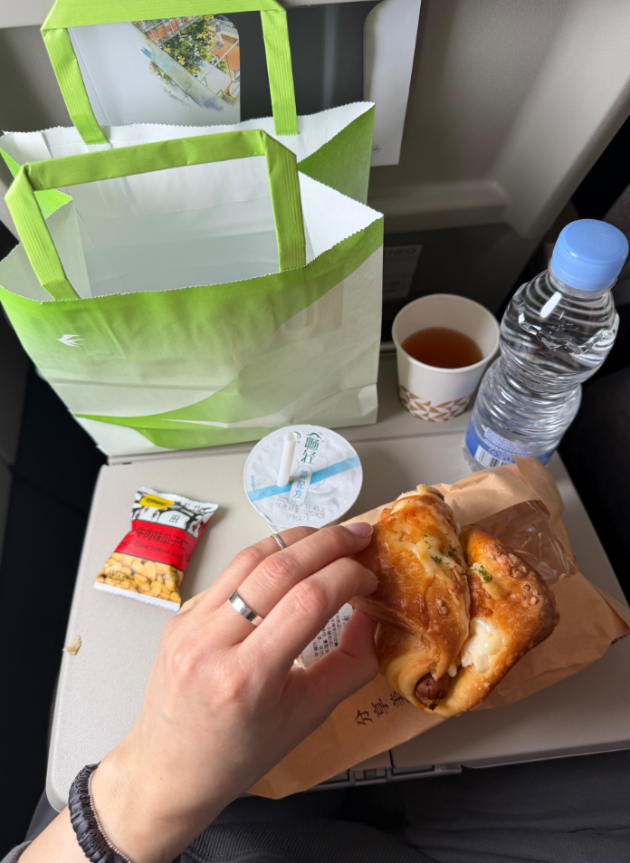 Фото Питание на рейсе China Eastern Airlines Шанхай — Фукуока
