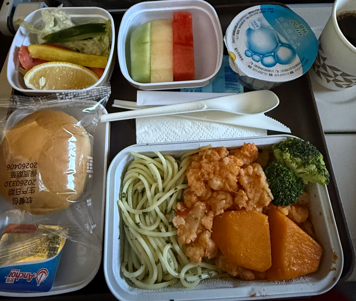 Фото 10 часов хорошего полёта из Шанхая в Москву, правда довольно прохладного!